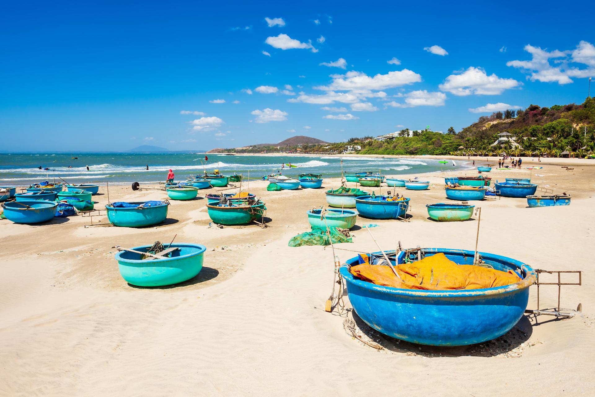 vietnam-mui-ne-barcos-pescadores