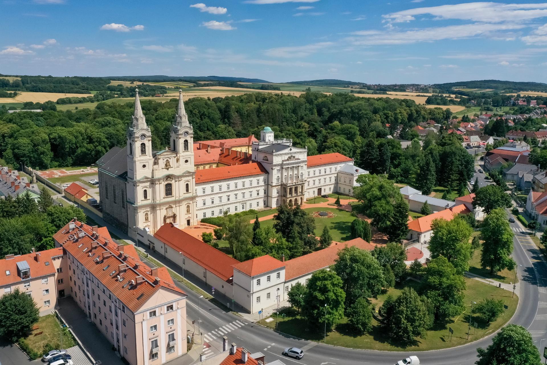 hungria-veszprem-abadia-de-zirc