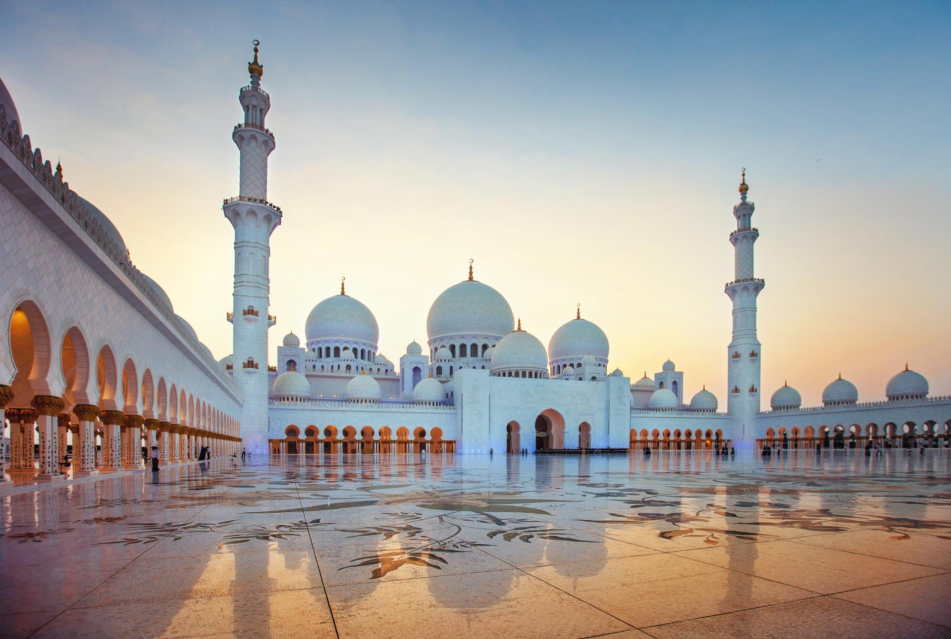 SHUTTERSTOCK-ABU-DHABI-2