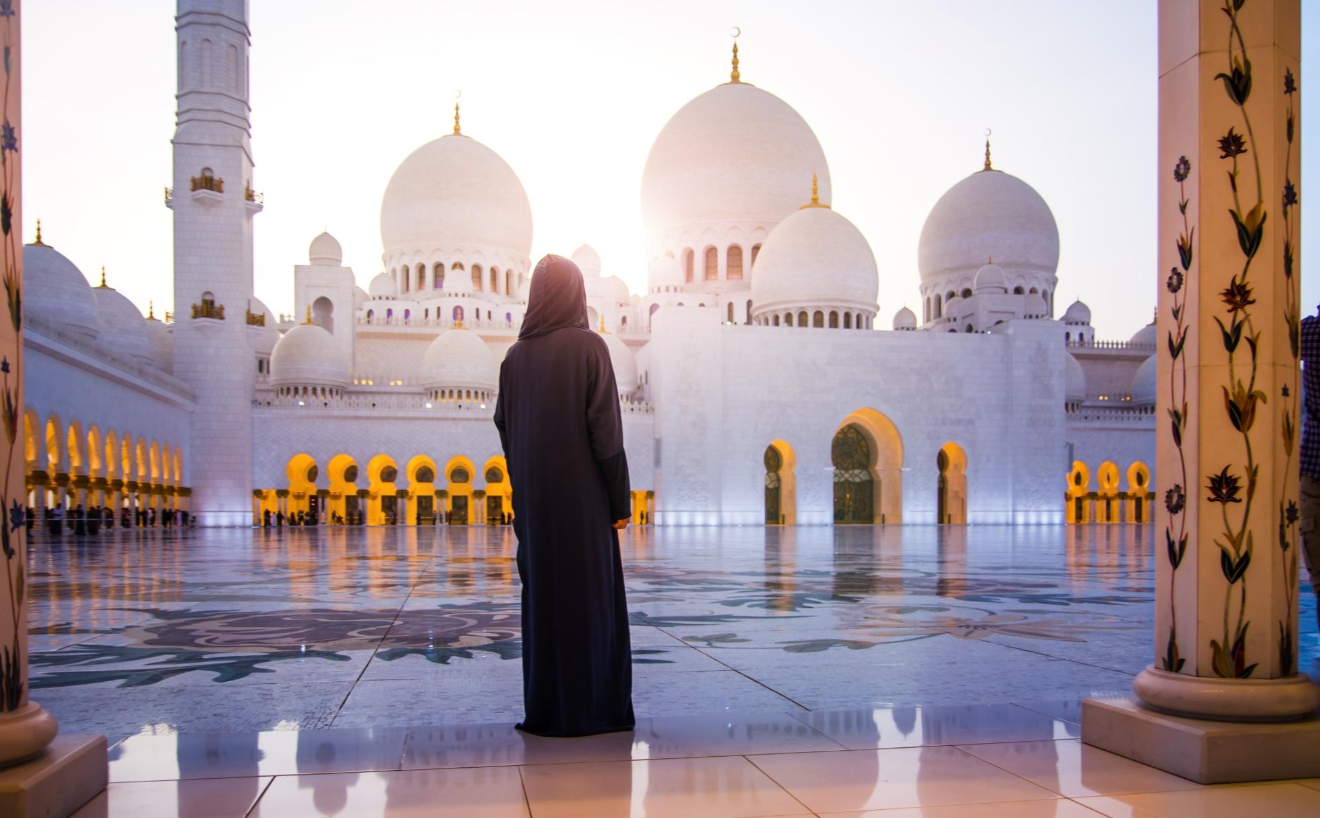 SHUTTERSTOCK-ABU-DHABI-8